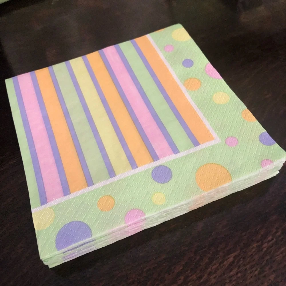 1️⃣1️⃣4️⃣ Pieces of Misc. Party Paper Products 🇺🇸🐠🎄🎁